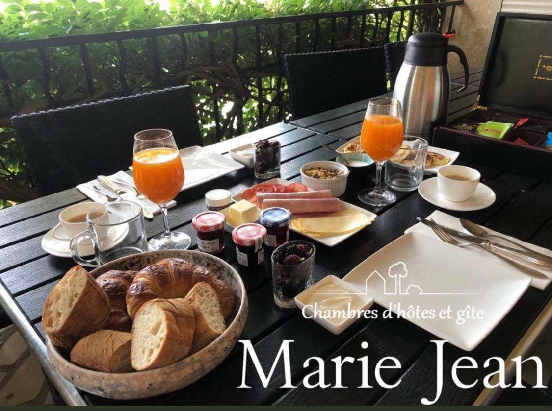 Marie Jean Chambre D'Hotes & Gite Bed & Breakfast Oupia Dış mekan fotoğraf